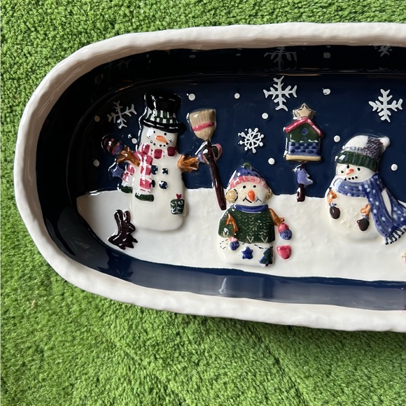 Adorable Christmas Dish. Snowman, Birds, Ceramic. 11.5” long. - Picture 2 of 10